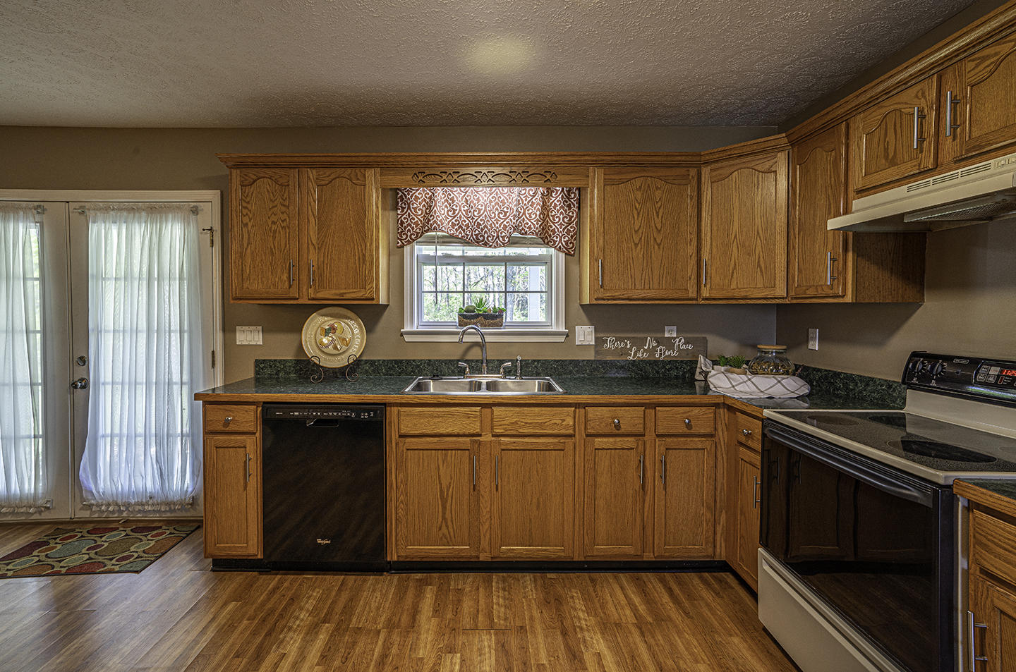 38 Beaver Road Fort Oglethorpe, GA 30742 - Photo 24 of 47 Kitchen 5