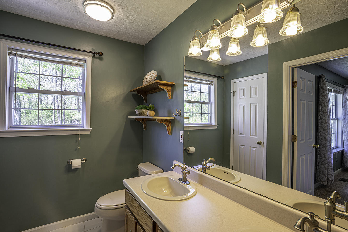 38 Beaver Road Fort Oglethorpe, GA 30742 - Photo 35 of 47 Master Bathroom 1