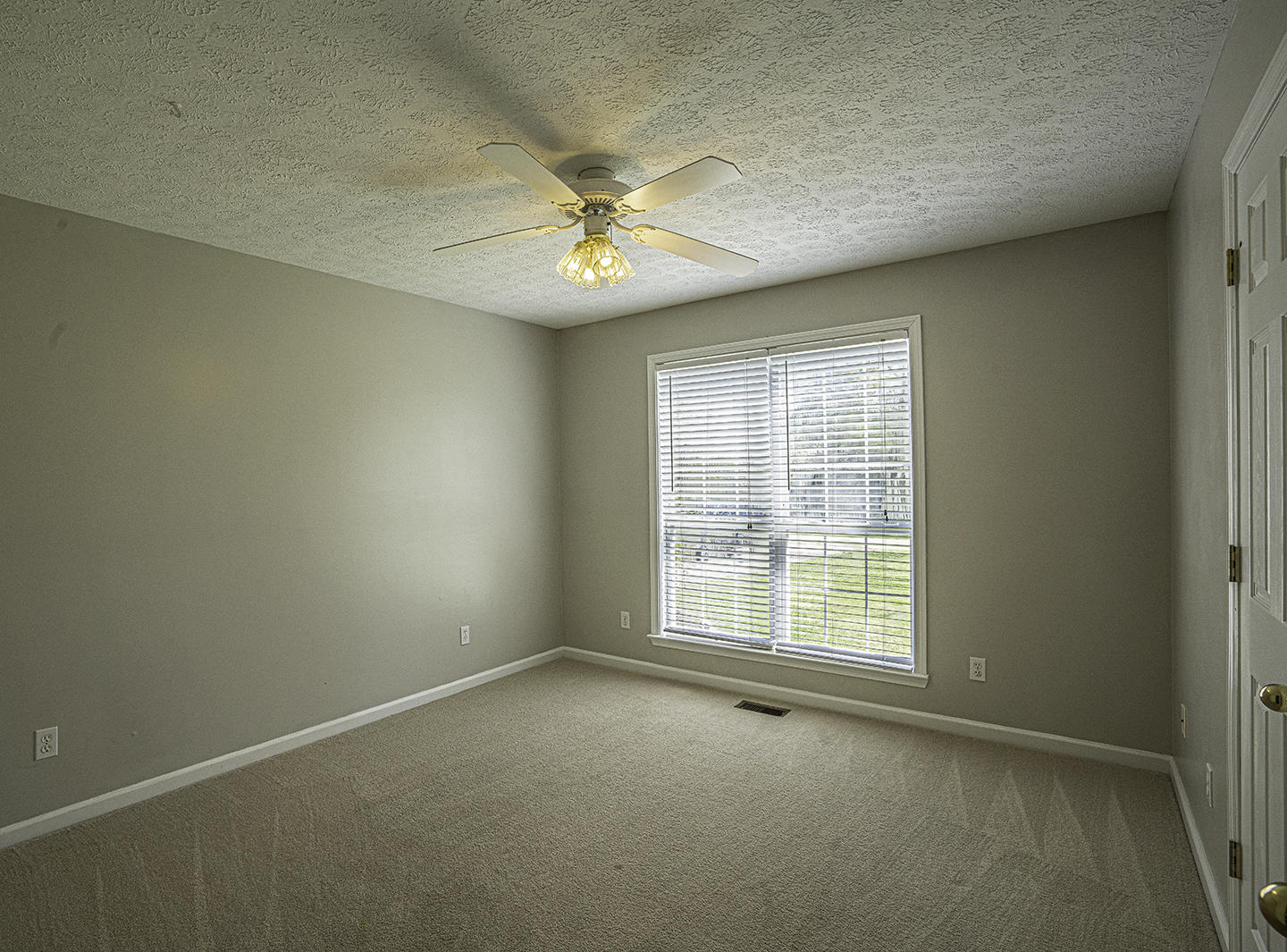 38 Beaver Road Fort Oglethorpe, GA 30742 - Photo 40 of 47 Bedroom 1