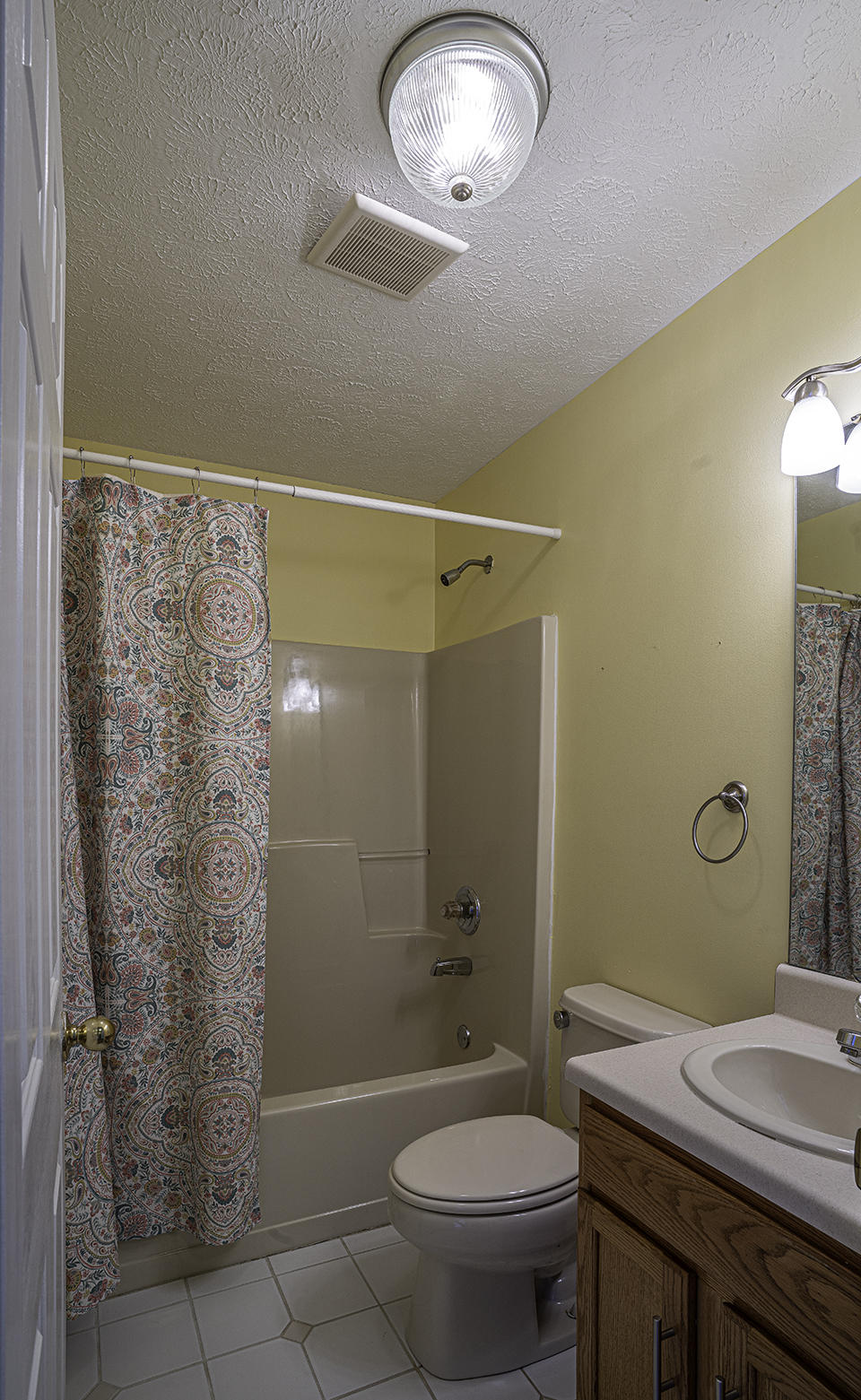 38 Beaver Road Fort Oglethorpe, GA 30742 - Photo 44 of 47 Guest Bathroom