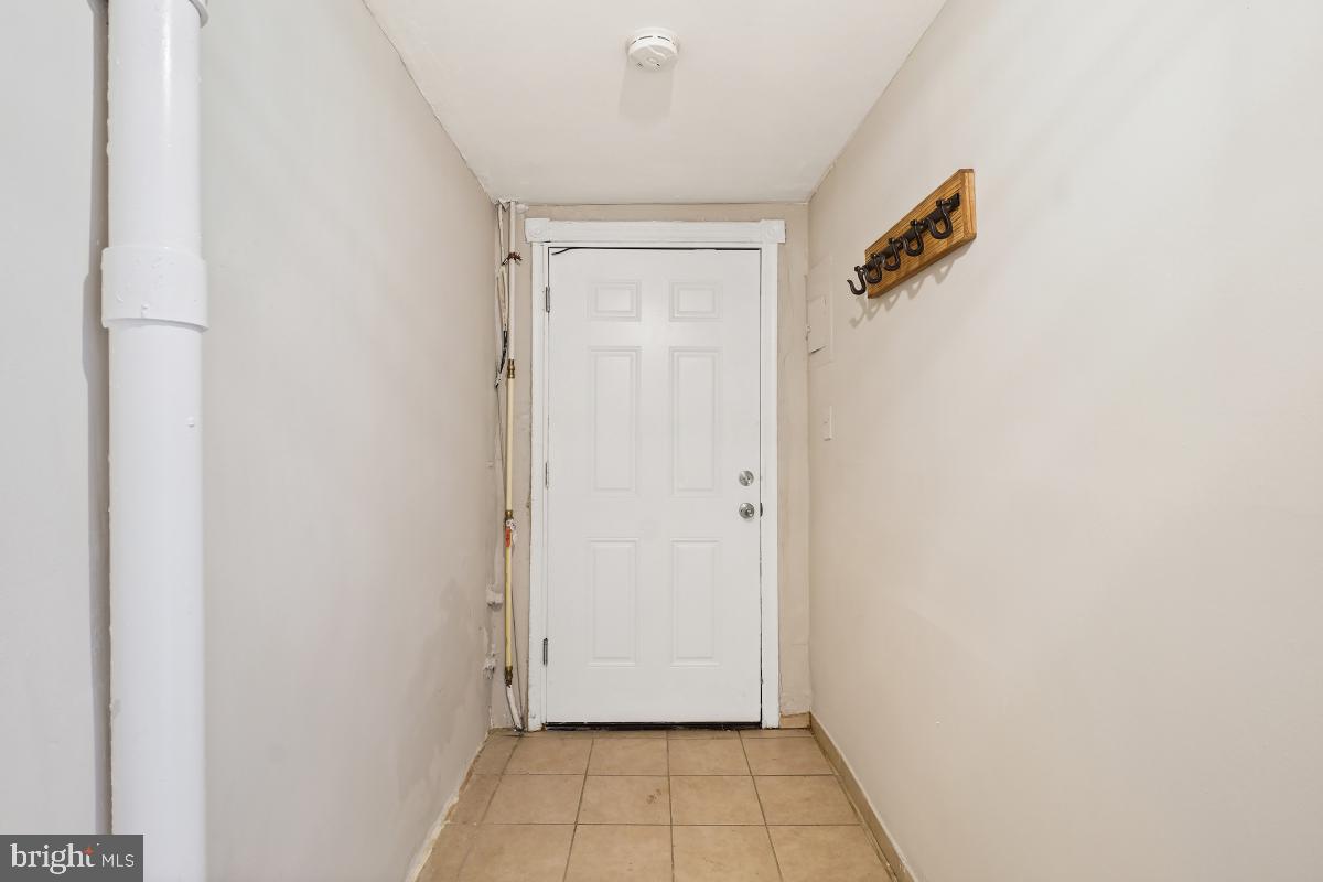 471 Florida Avenue Northwest, Unit 1 Washington, DC 20001 - Photo 17 of 39 a view of front door