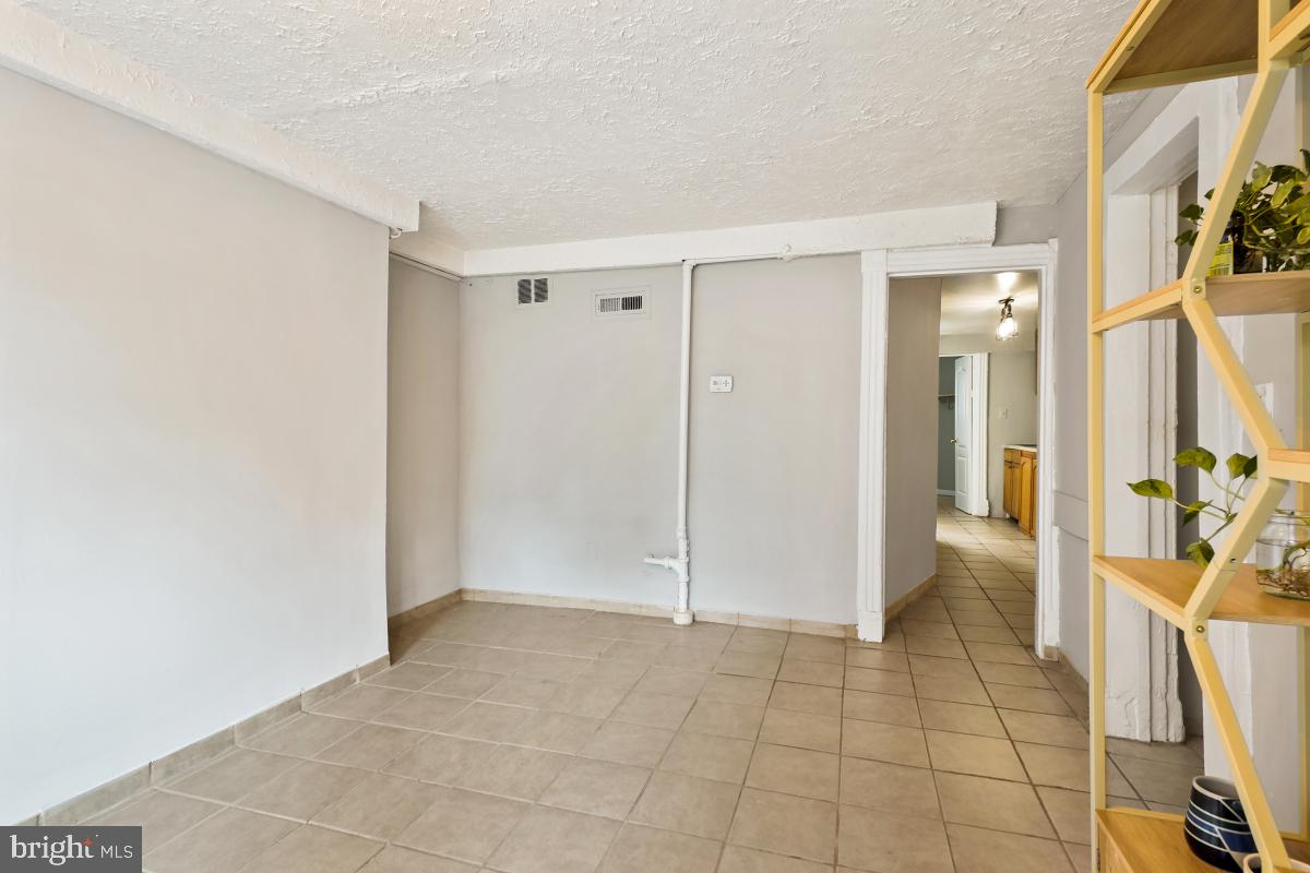 471 Florida Avenue Northwest, Unit 1 Washington, DC 20001 - Photo 21 of 39 a view of an empty room