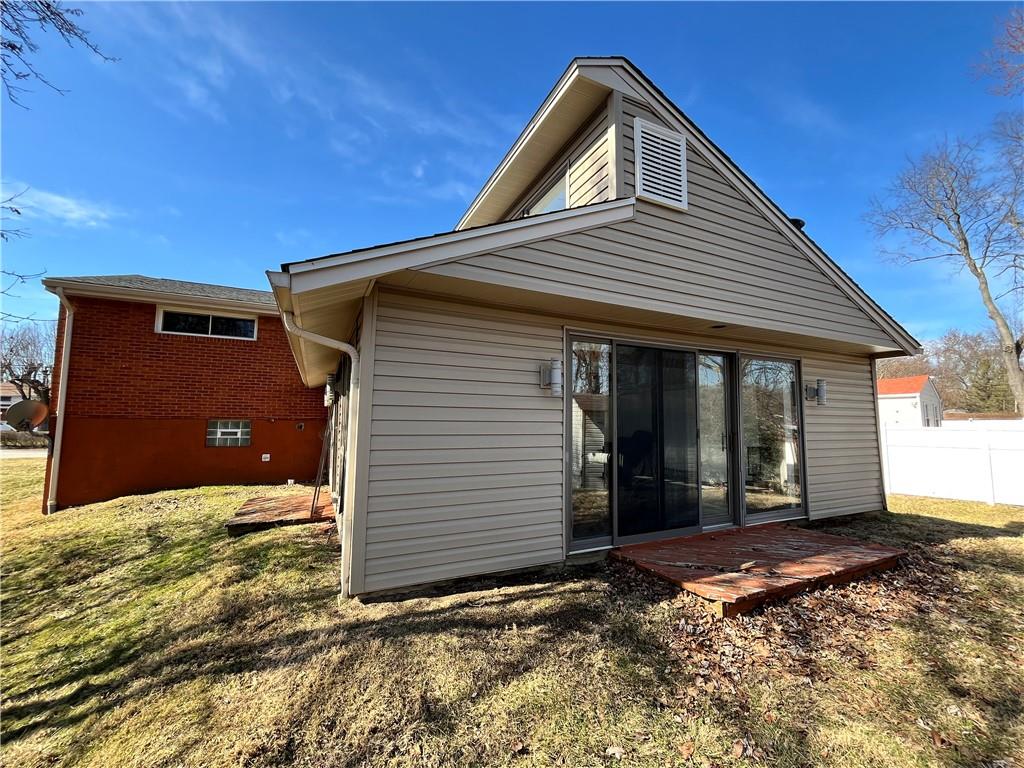 523 Larix Road Monroeville, PA 15146 - Photo 4 of 22