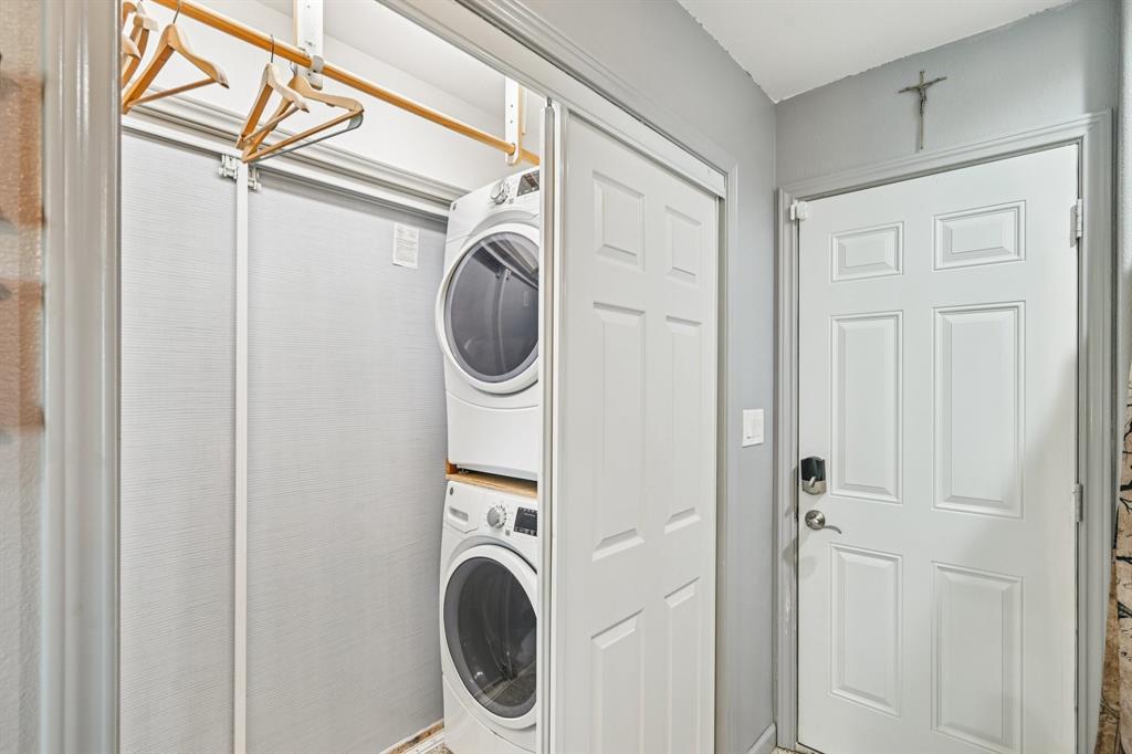 169 Chisam Road Valley View, TX 76272 - Photo 16 of 37 a utility room with dryer and washer