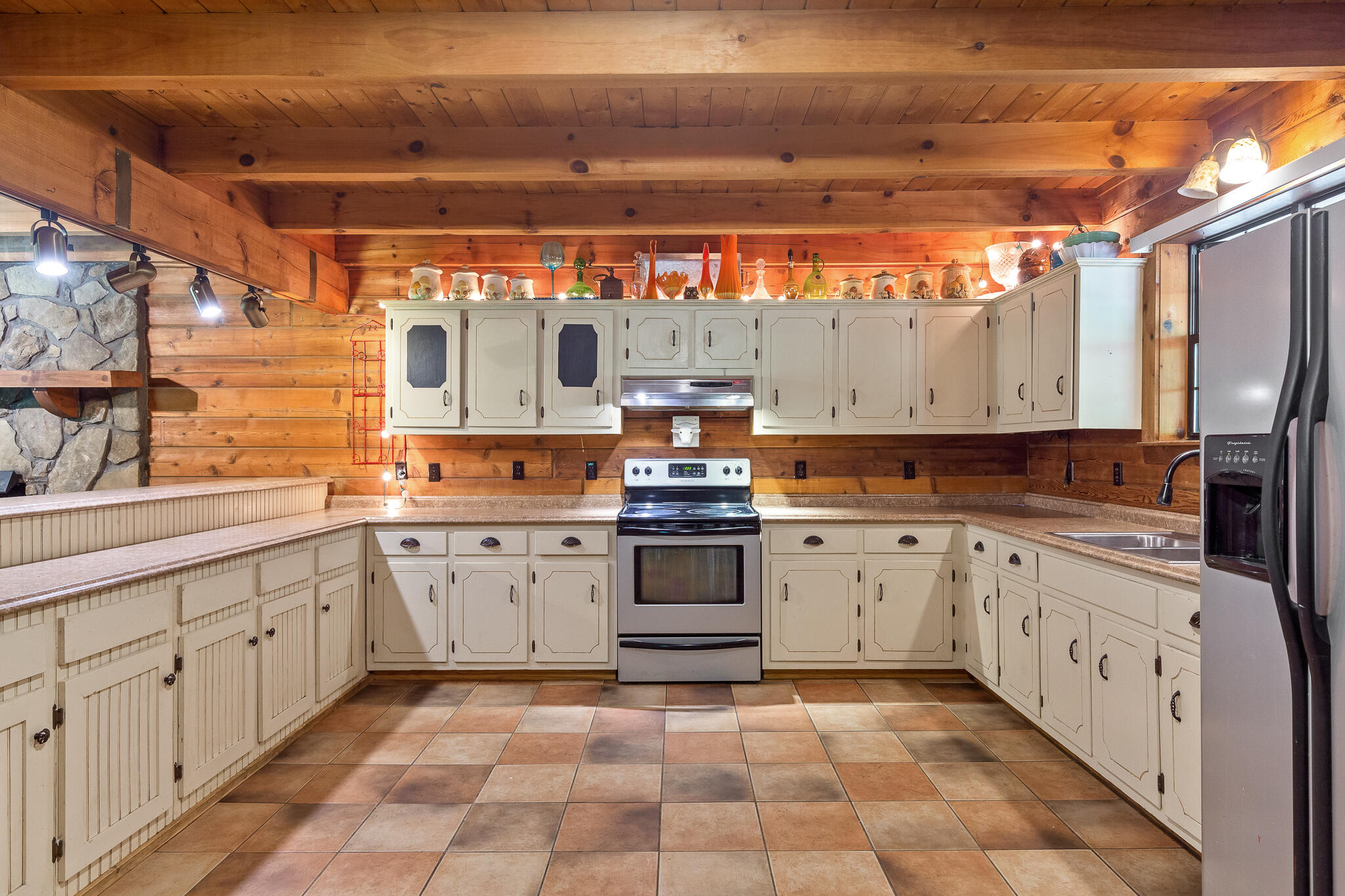 4201 North Fairmount Road Signal Mountain, TN 37377 - Photo 20 of 37 Kitchen
