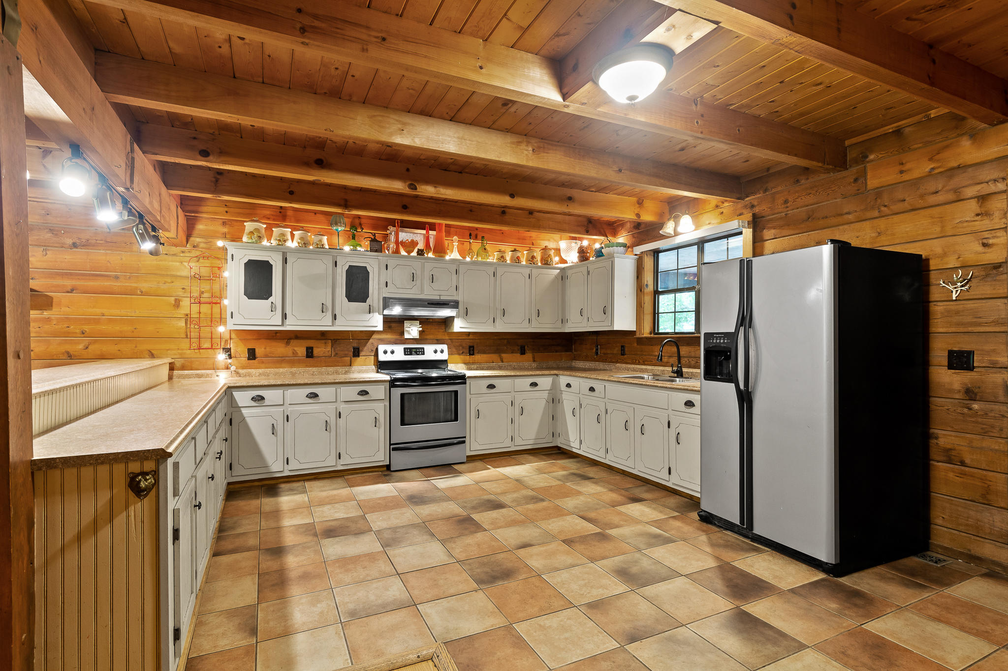 4201 North Fairmount Road Signal Mountain, TN 37377 - Photo 23 of 37 Kitchen