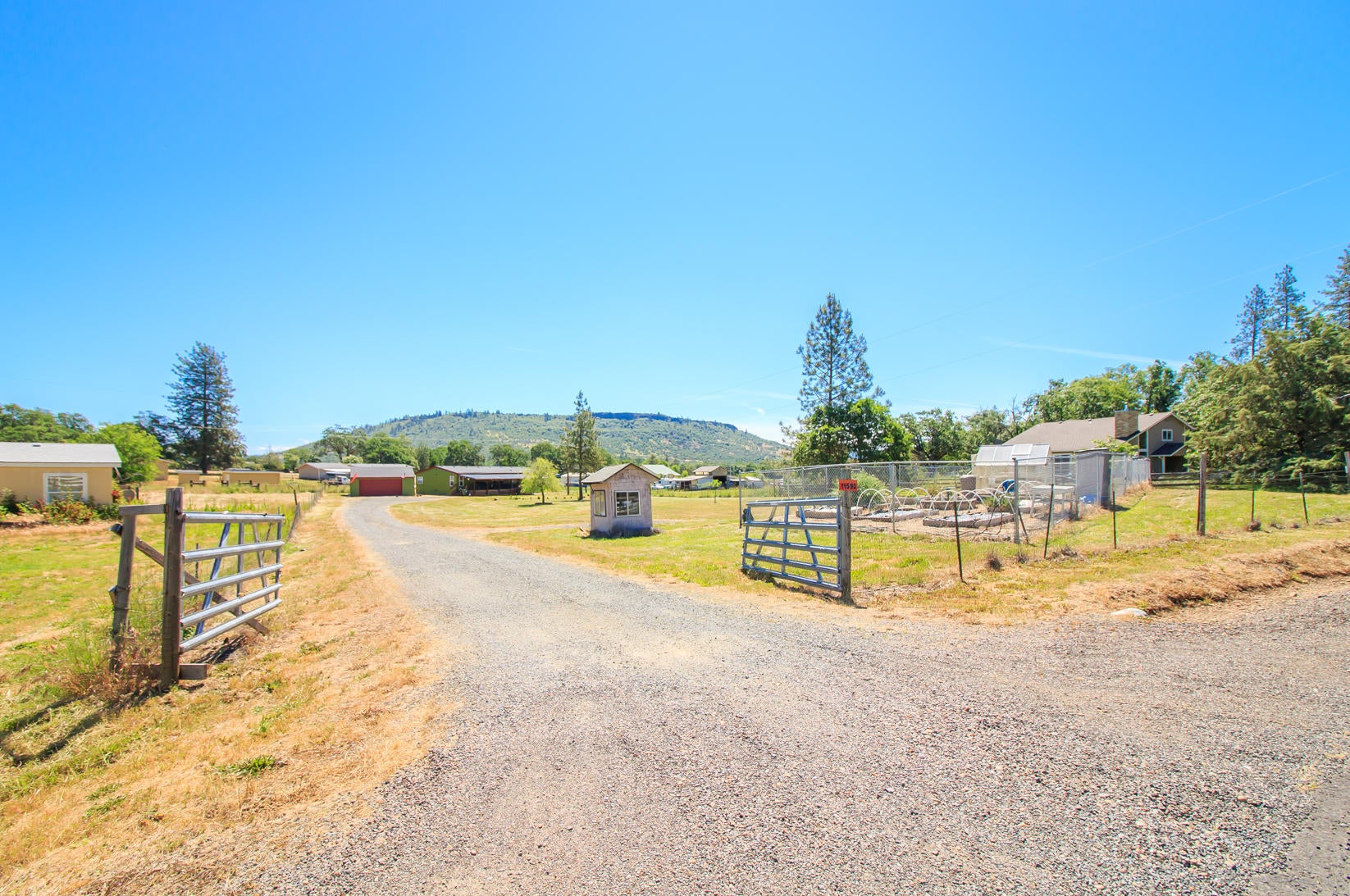 11590 Michael Road White City, OR 97503 - Photo 5 of 41 2 - Copy