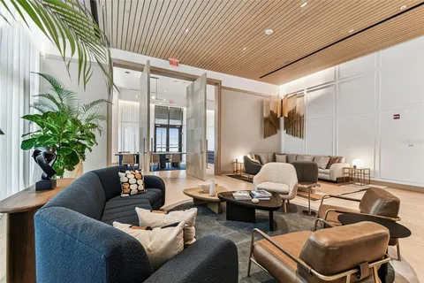 $2,700,000 | 3101 Bayshore Boulevard, Unit 1402, Tampa, FL 33629
