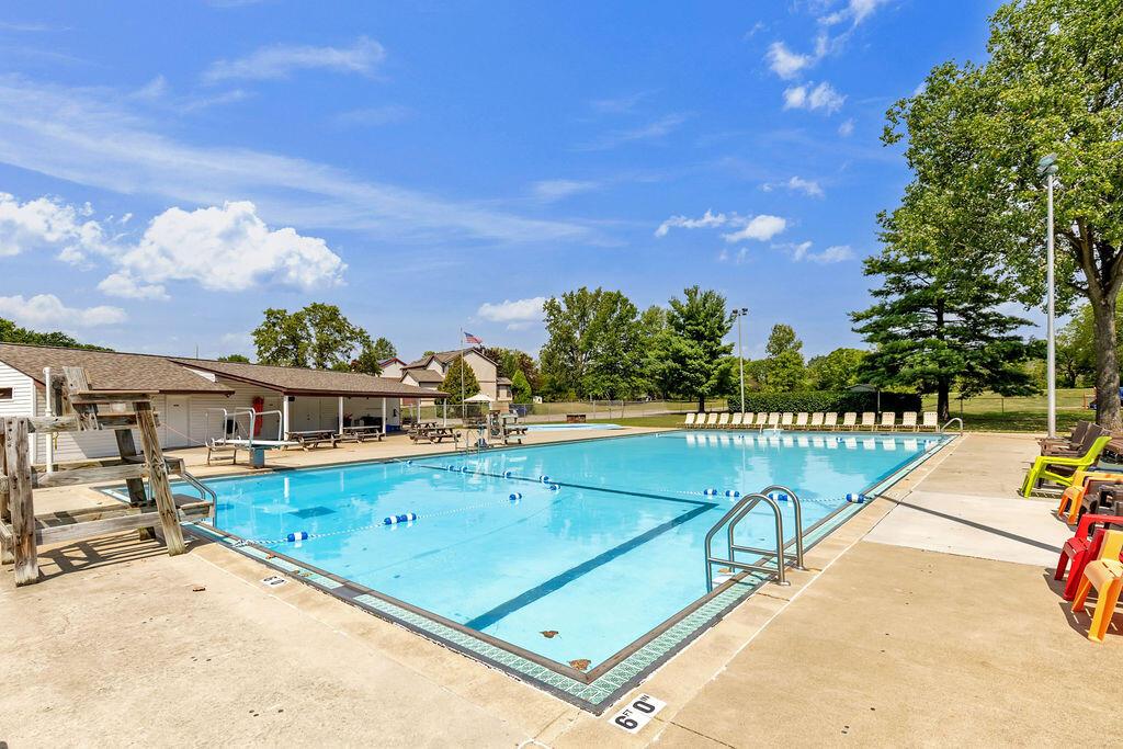 162 Devon Road Delaware, OH 43015 - Photo 33 of 38 DevonCommunityPool_Hommati102(1)