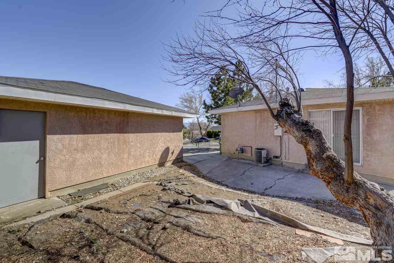 2001 Arcane Avenue Reno, NV 89503 - Photo 20 of 25 a backyard of a house
