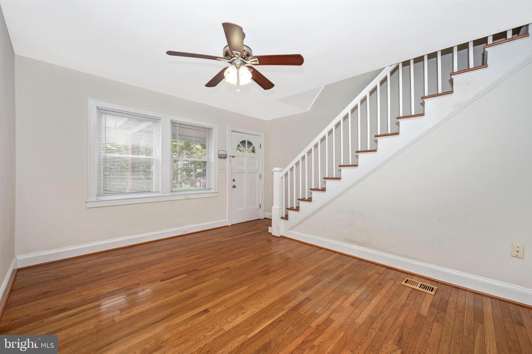 7041 Dunbar Road Dundalk, MD 21222 - Photo 7 of 28 Living room entry