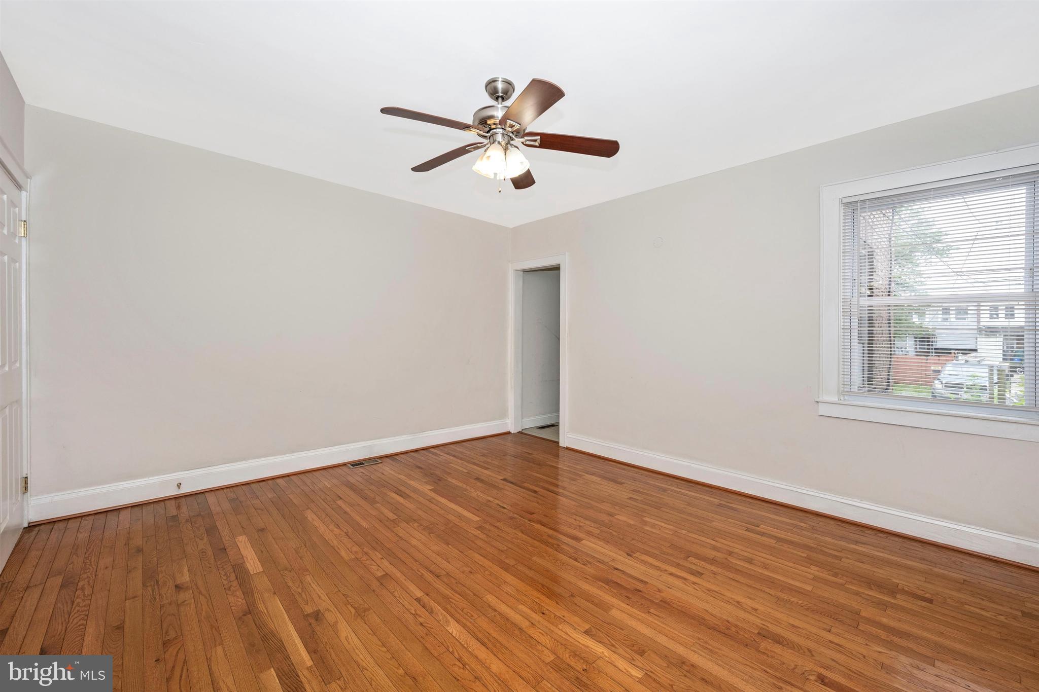 7041 Dunbar Road Dundalk, MD 21222 - Photo 9 of 28 Hardwood throughout
