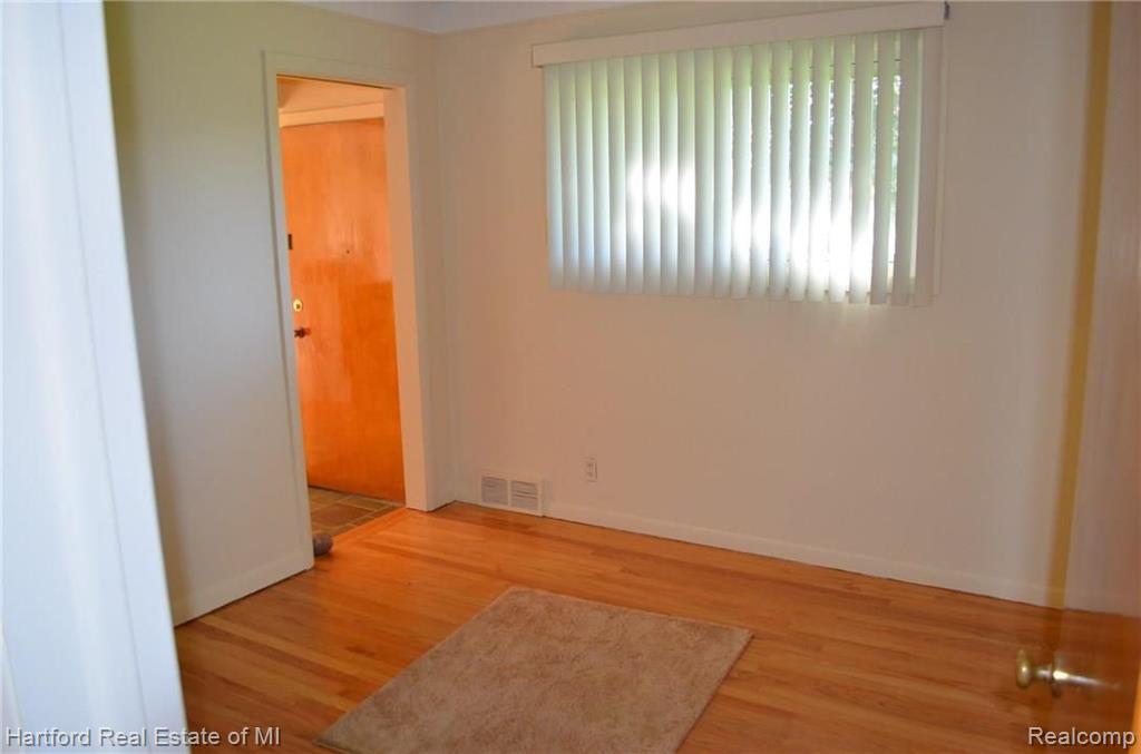 28385 Farmington Road Farmington Hills, MI 48334 - Photo 8 of 15