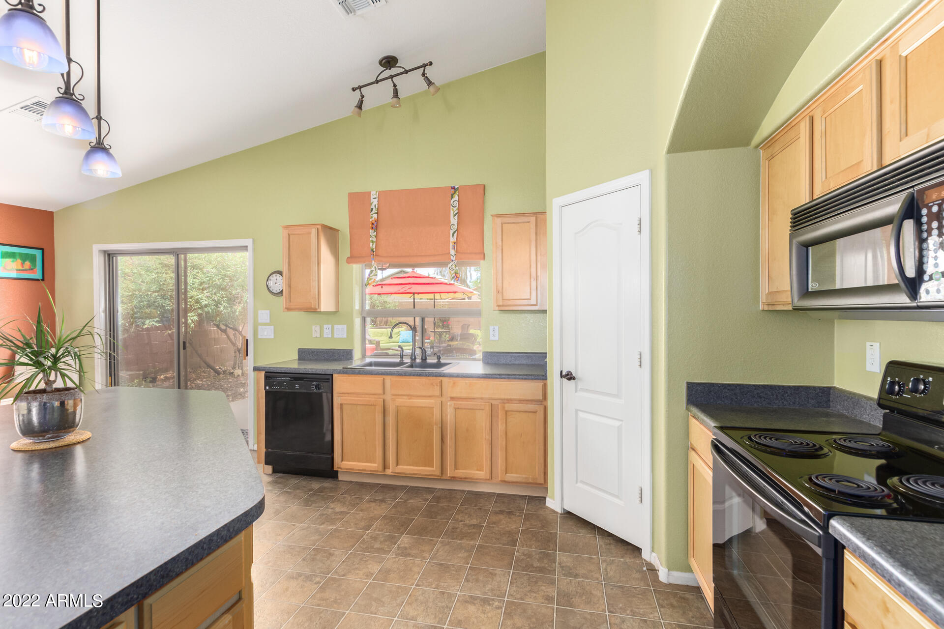 42544 West Venture Road Maricopa, AZ 85138 - Photo 7 of 38 15 Venture