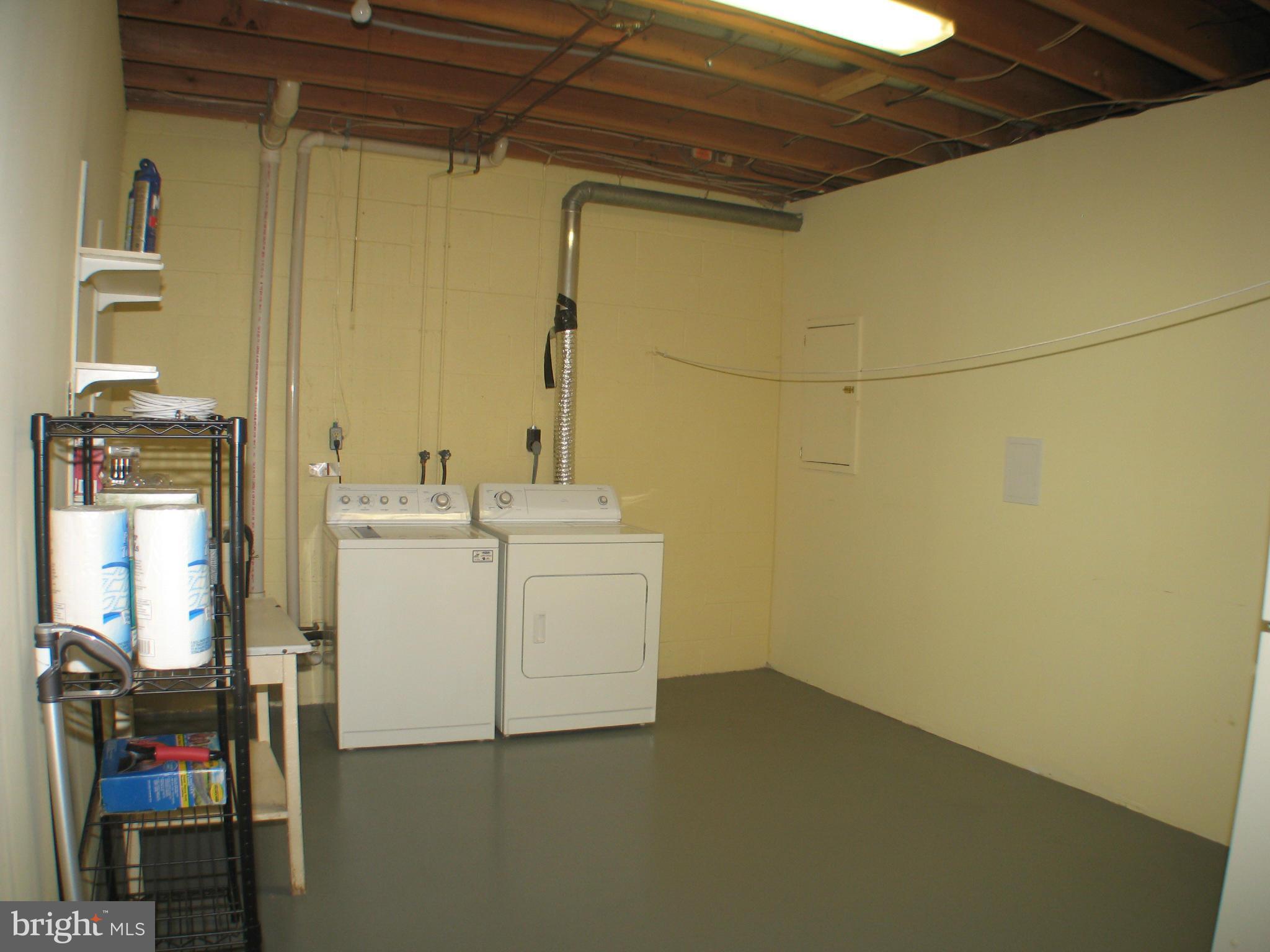 129 Charlesbrooke Road Baltimore, MD 21212 - Photo 14 of 20 Enormous 16X11 laundry room