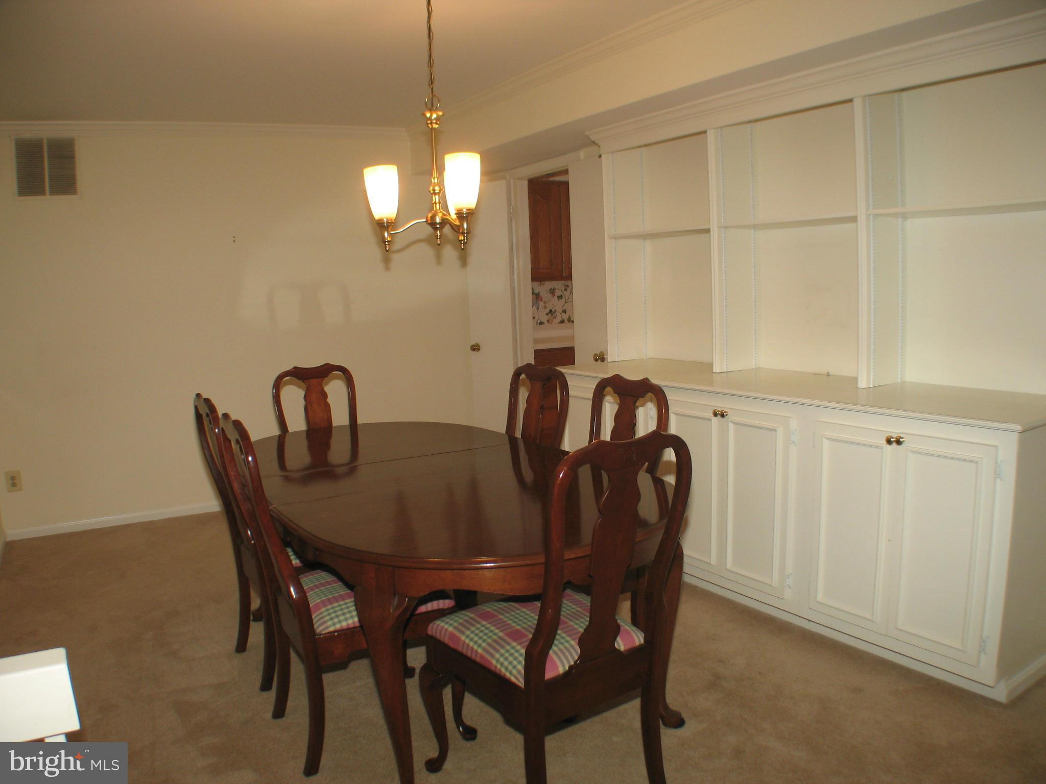 129 Charlesbrooke Road Baltimore, MD 21212 - Photo 5 of 20 15 X 11 with Built-in cabinets