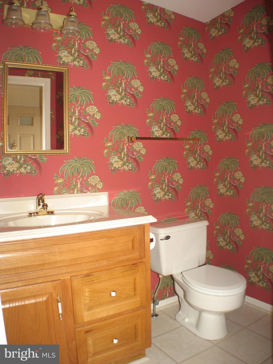 129 Charlesbrooke Road Baltimore, MD 21212 - Photo 8 of 20 First floor powder room