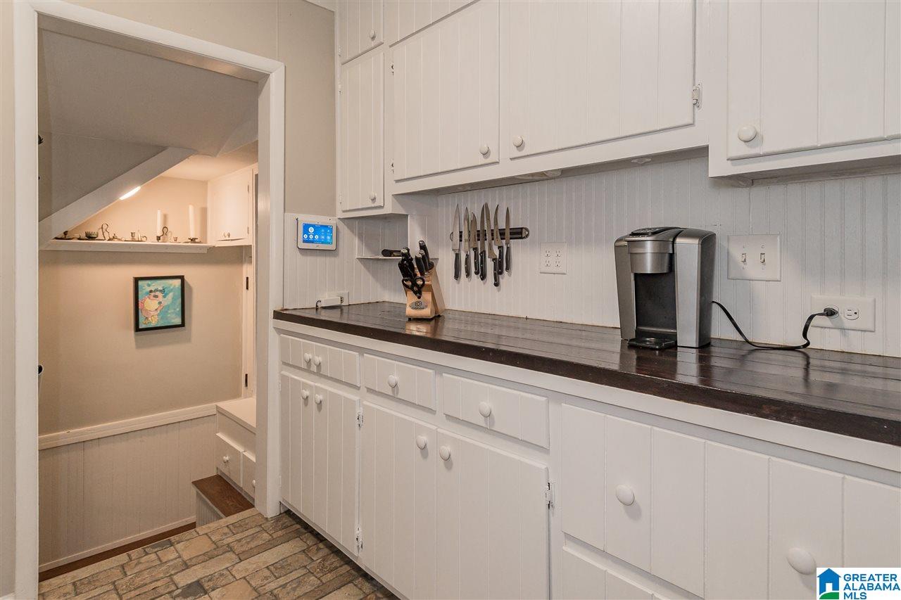 225 Ridge Road Birmingham, AL 35209 - Photo 14 of 36