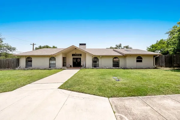 $675,000 | 443 Coronado Drive North, Kerrville, TX 78028