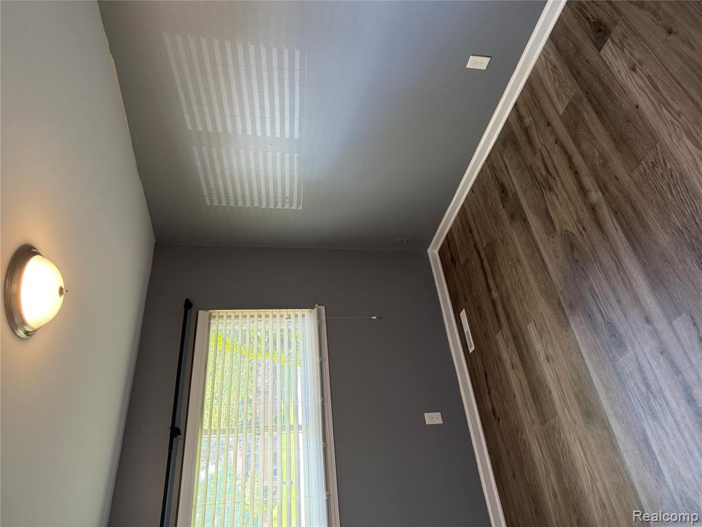 32246 Oakview Drive Warren, MI 48092 - Photo 14 of 22
