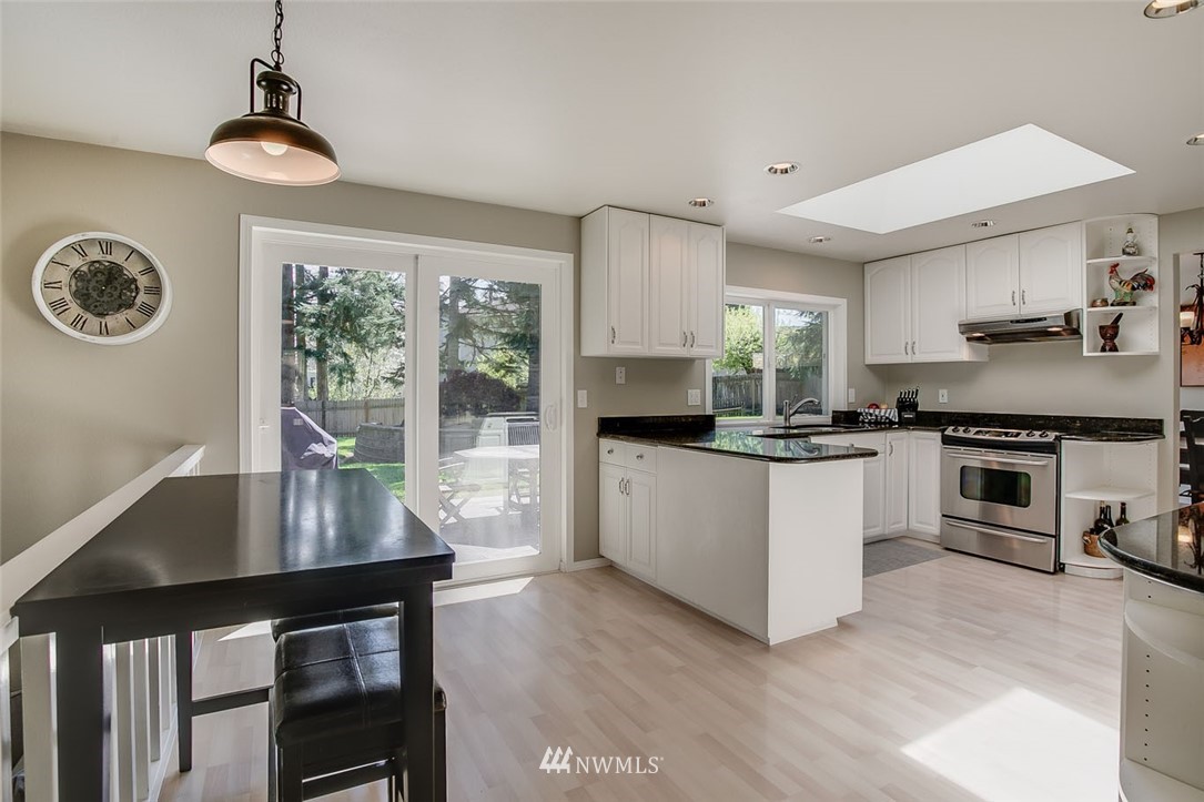 15843 Southeast 167th Place Renton, WA 98058 - Photo 11 of 25 Gallery Image 11