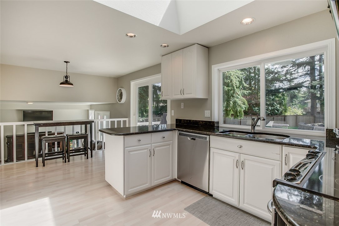15843 Southeast 167th Place Renton, WA 98058 - Photo 10 of 25 Gallery Image 10