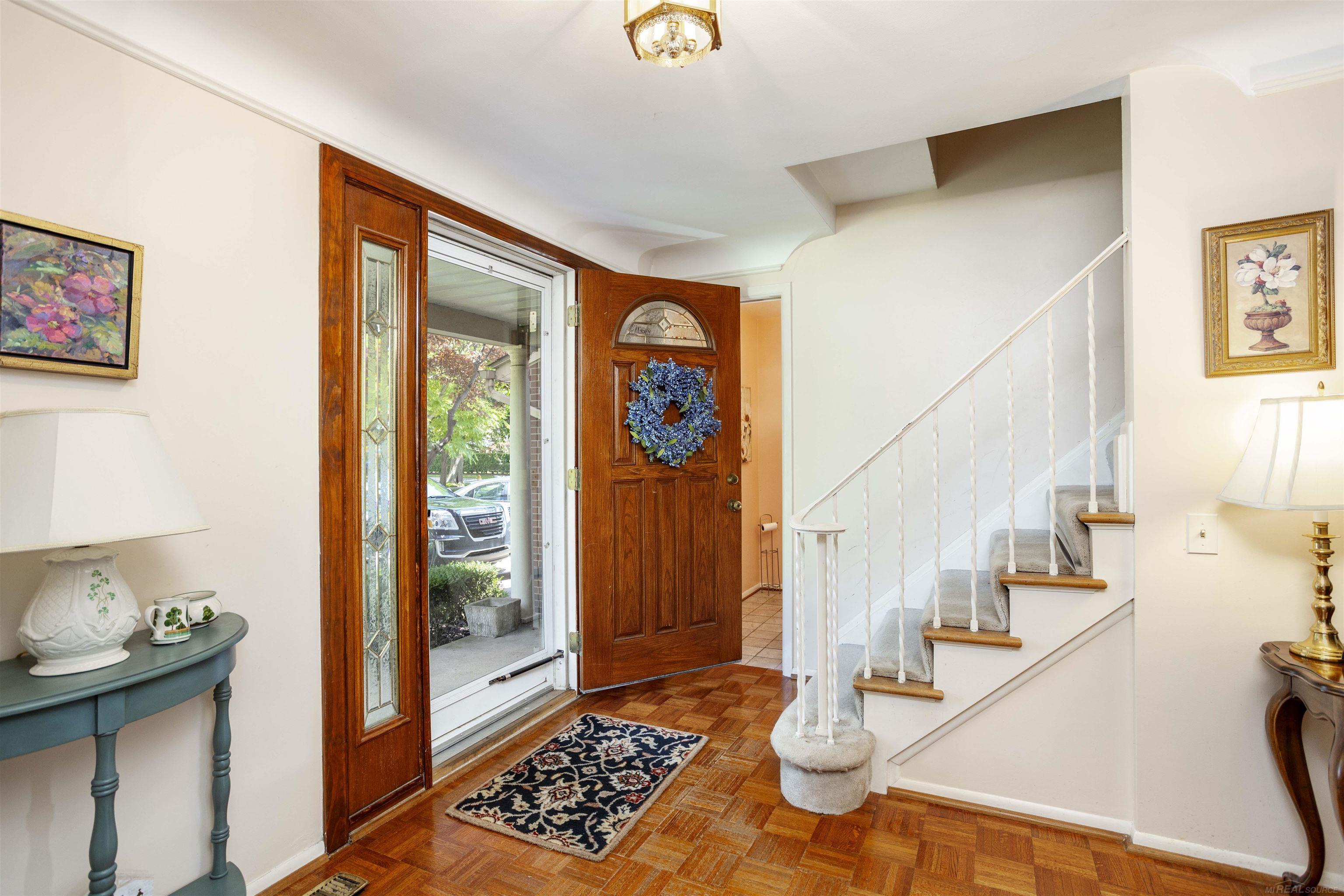 541 Cook Grosse Pointe, MI 48236 - Photo 7 of 53 50114699-6.JPG