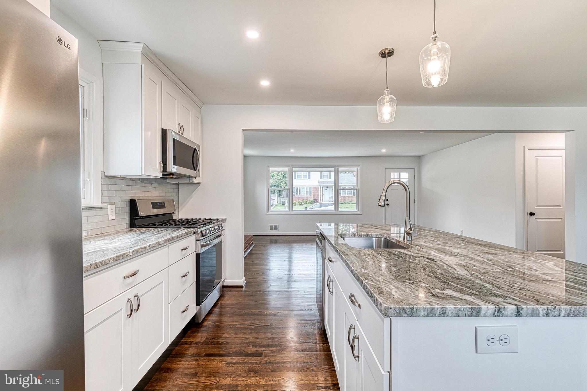 2811 Willoughby Road Baltimore, MD 21234 - Photo 14 of 38 Tons of counter and cabinet space