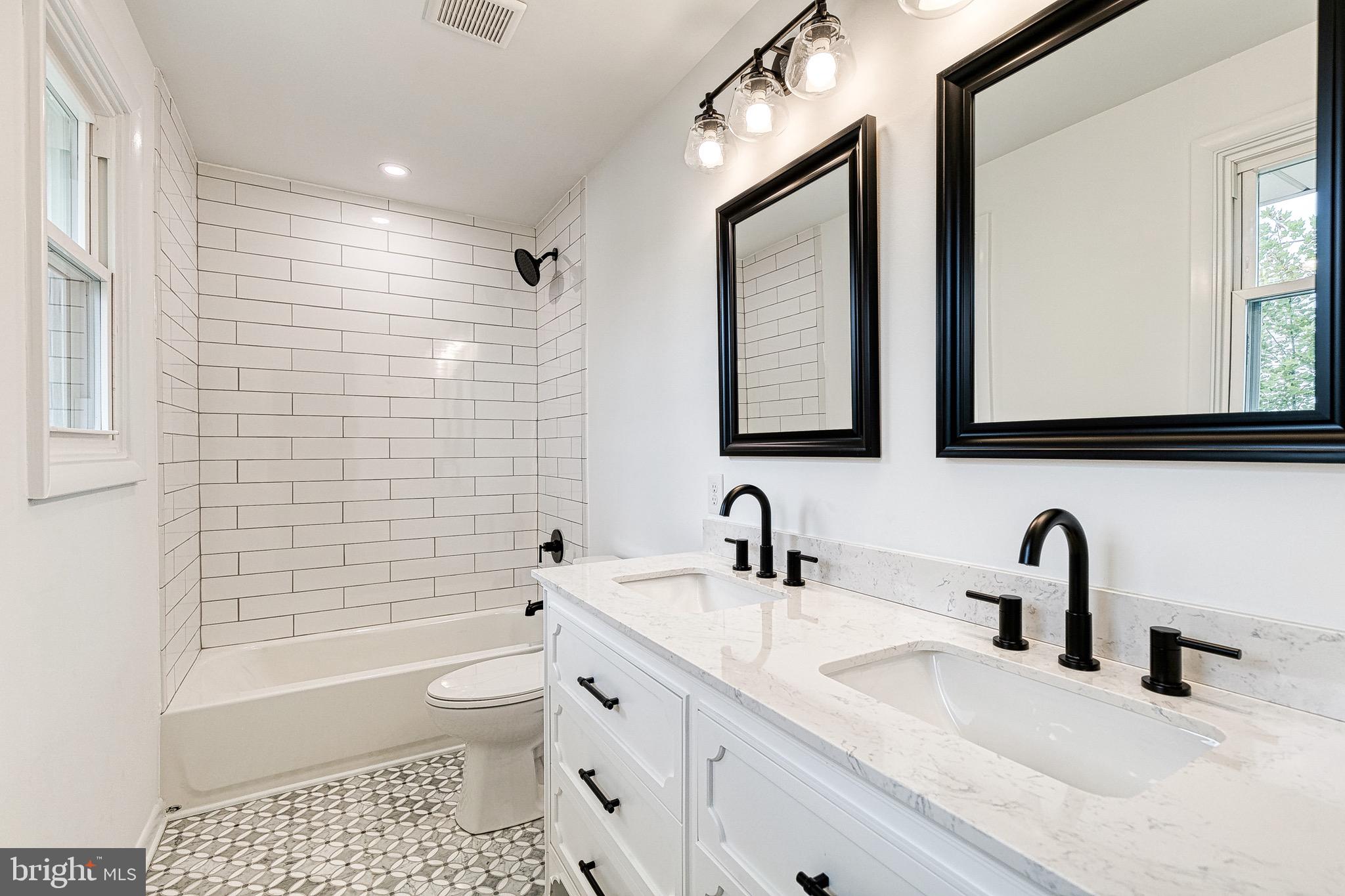 2811 Willoughby Road Baltimore, MD 21234 - Photo 23 of 38 Primary bath