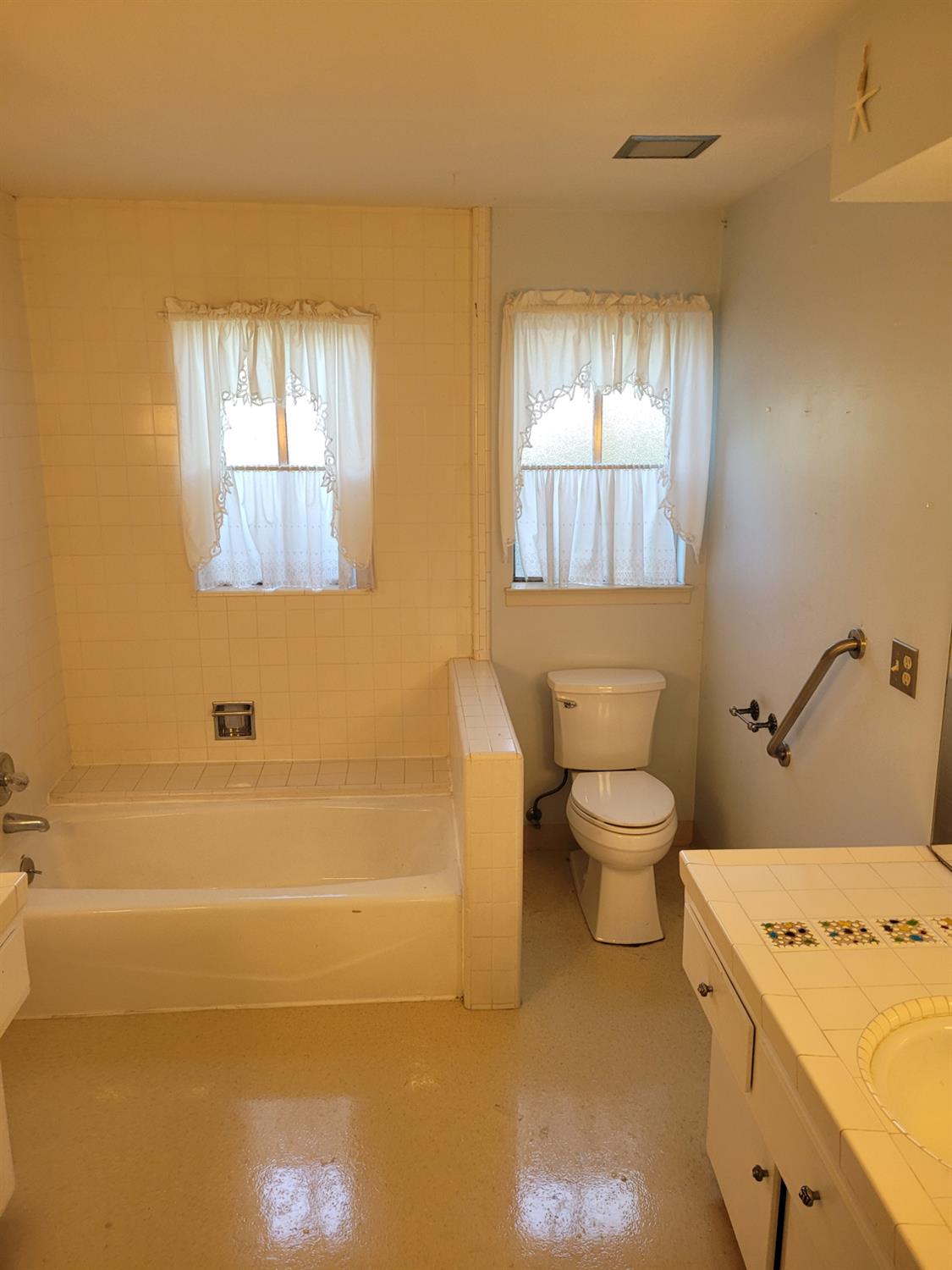 4247 Mapel Lane Carmichael, CA 95608 - Photo 9 of 26