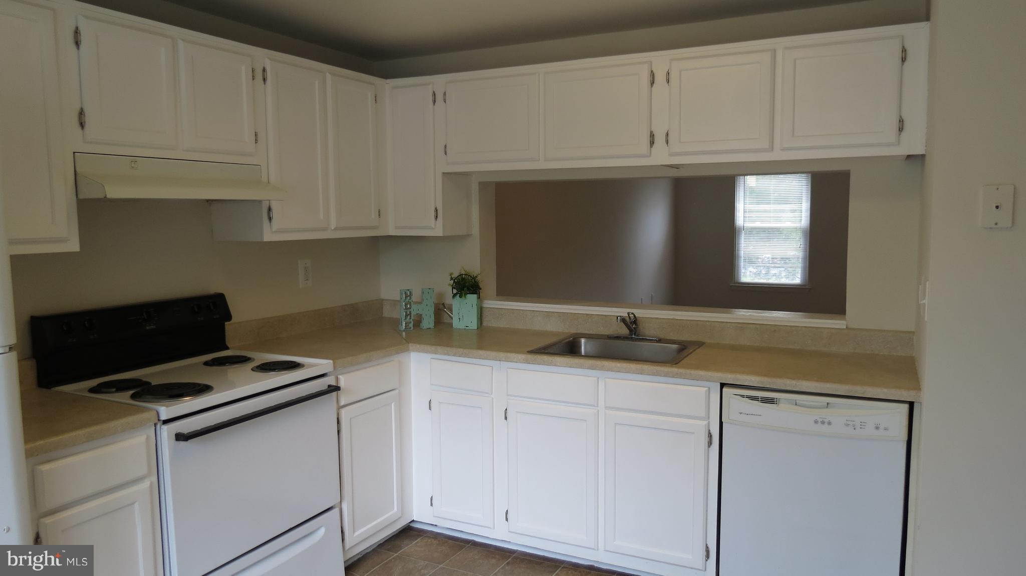 8758 Ritchboro Road District Heights, MD 20747 - Photo 6 of 29 Kitchen