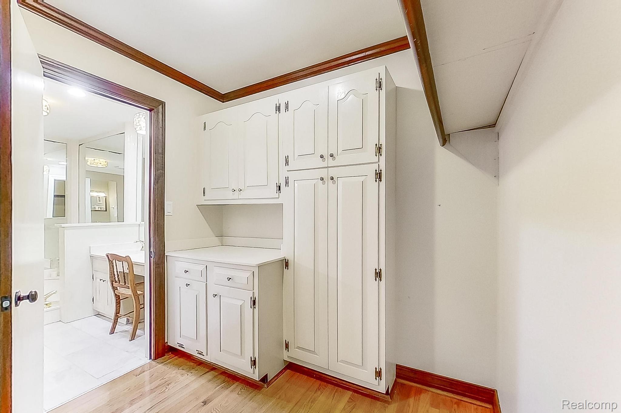 4374 Brogan Road Stockbridge, MI 49285 - Photo 46 of 94 Her walk-in closet