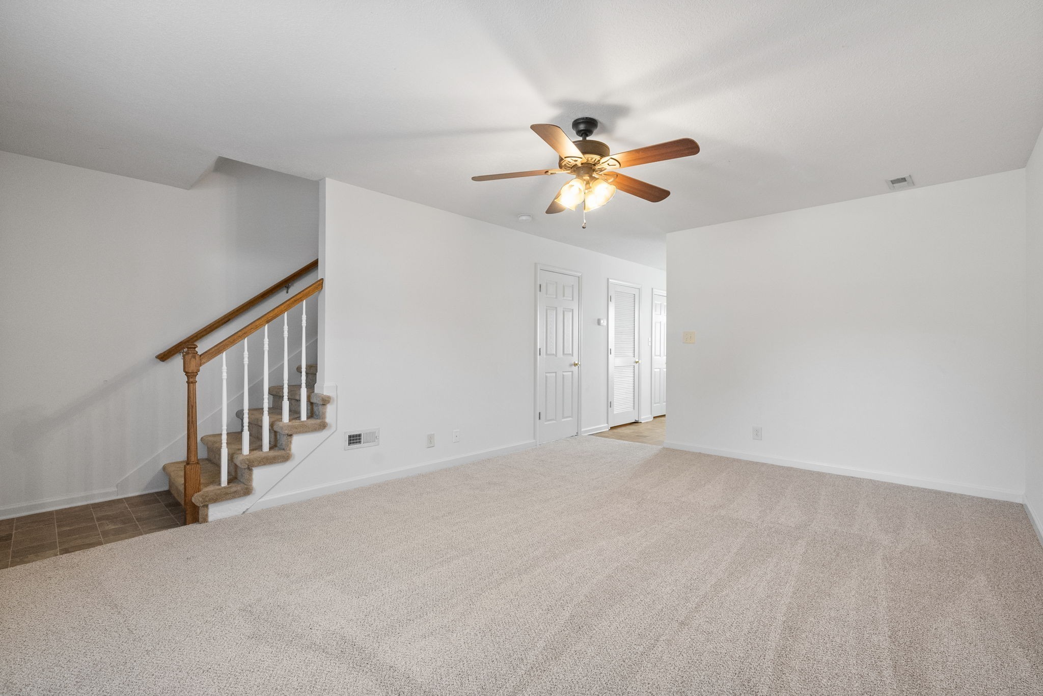 512 Peachers Ridge Road, Unit 3A Clarksville, TN 37042 - Photo 3 of 15 a view of an empty room with a window
