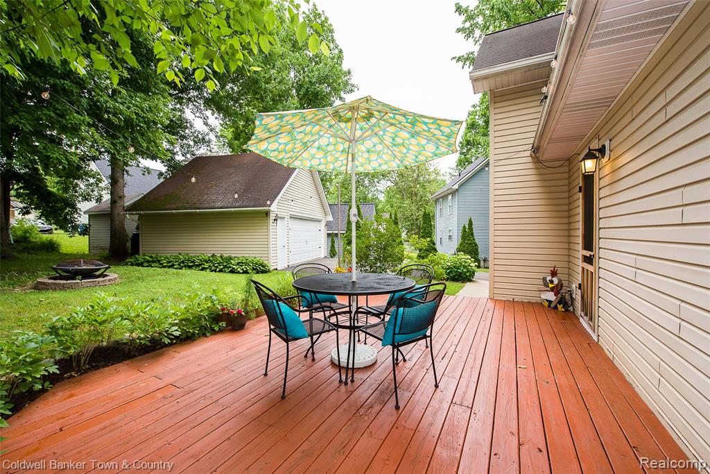 411 Springwell Lane Howell, MI 48843 - Photo 23 of 33