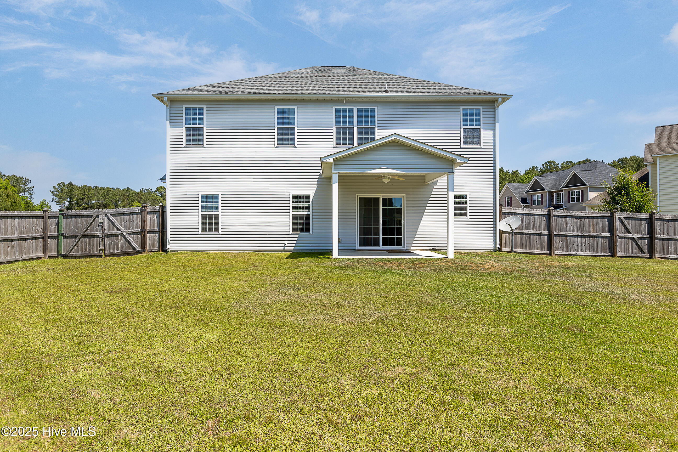 324 Catamaran Road Swansboro, NC 28584 - Photo 33 of 36 Backyard