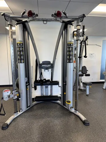 a view of entryway with livingroom