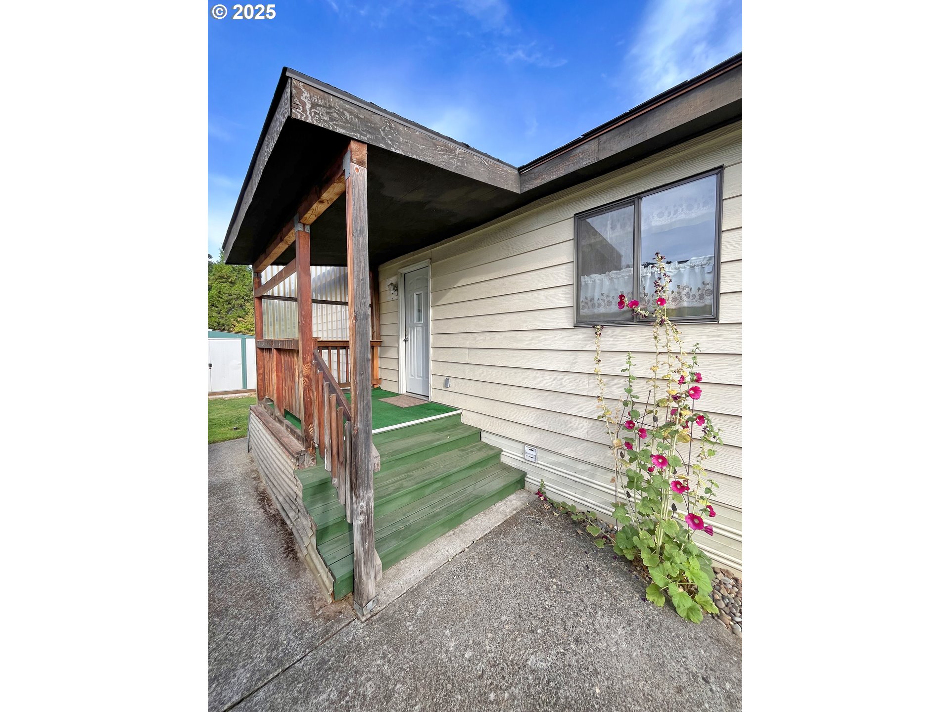 1267 Tucker Road, Unit 20 Hood River, OR 97031 - Photo 14 of 17