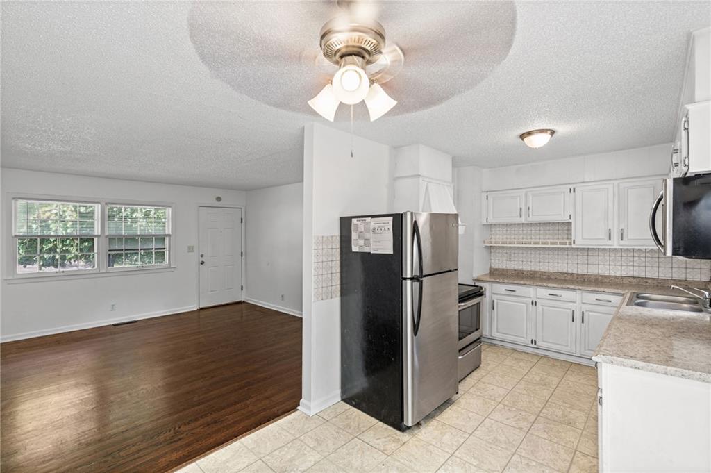 3916 South Spring Street Independence, MO 64055 - Photo 10 of 35 Gallery Image 10