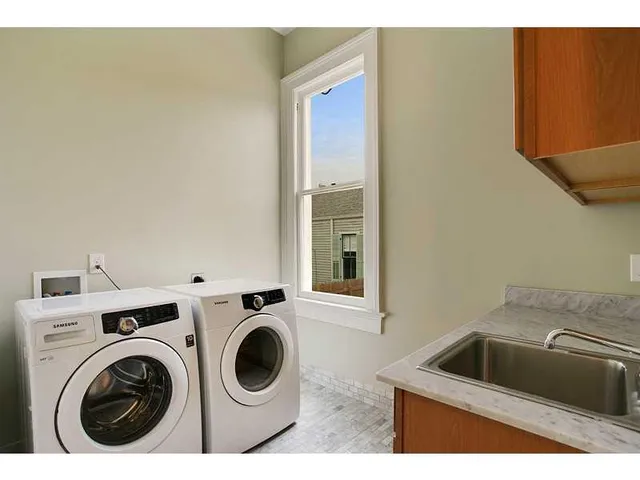 $1,400,000 | 2103-05 General Pershing Street, New Orleans, LA 70115