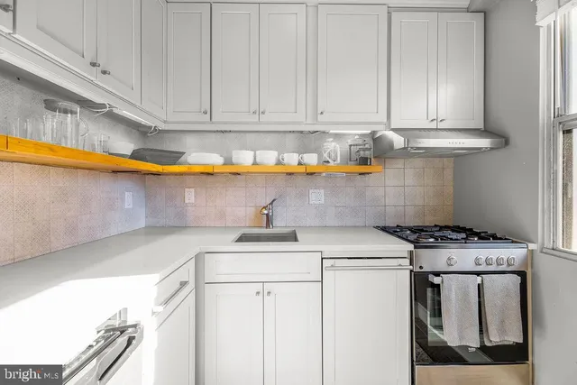 $225,000 | 4000 Cathedral Avenue Northwest, Unit 218B, Washington, DC 20016