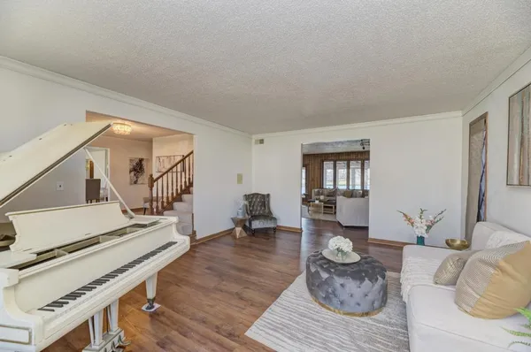 $500,000 | 1212 Buell Avenue, Joliet, IL 60435