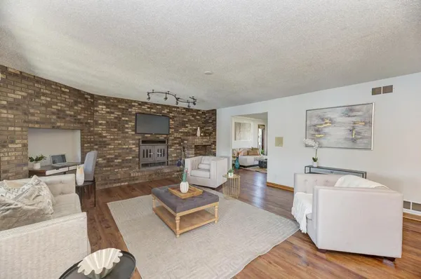 $500,000 | 1212 Buell Avenue, Joliet, IL 60435