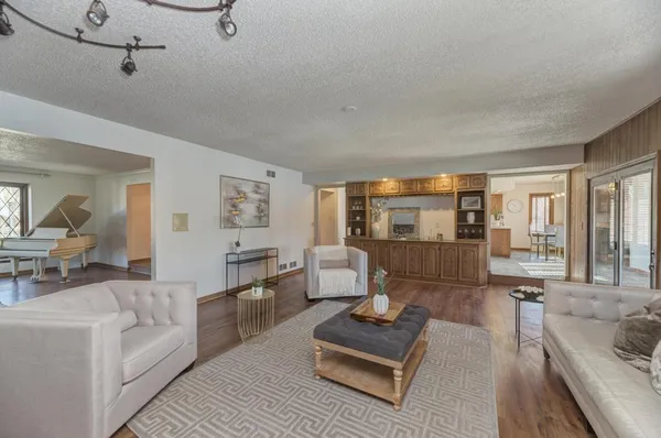 $500,000 | 1212 Buell Avenue, Joliet, IL 60435