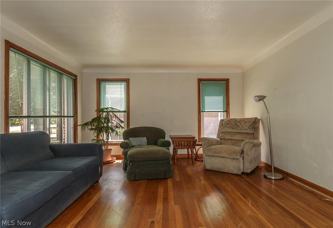 24583 Chardon Road Cleveland, OH 44143 - Photo 4 of 26 Gallery Image 4