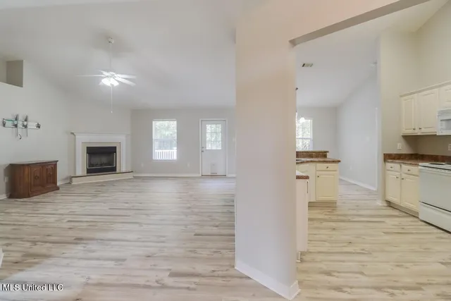 $2,200 | 14886 East Shadow Creek Drive, Biloxi, MS 39532