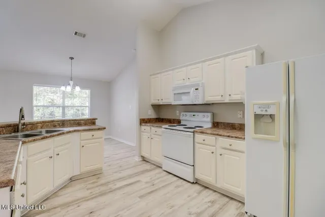 $2,200 | 14886 East Shadow Creek Drive, Biloxi, MS 39532