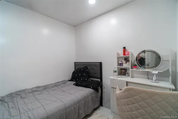 $649,999 | 6 Linden Avenue, Hempstead, NY 11550