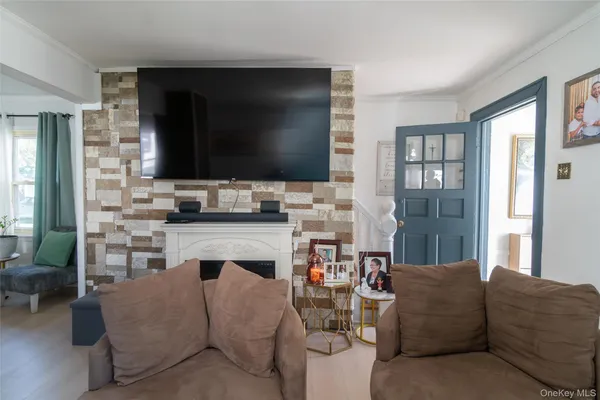 $649,999 | 6 Linden Avenue, Hempstead, NY 11550
