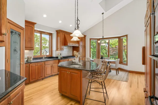 $1,280,000 | 9721 Frontier Lane, Lakeville, MN 55044