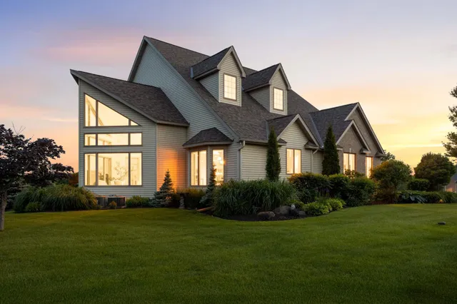 $1,280,000 | 9721 Frontier Lane, Lakeville, MN 55044